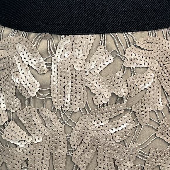 BCBG MaxAzria Skirt size Small Gray Taupe Sequins Pencil Knee Cocktail Wedding - Picture 3 of 9